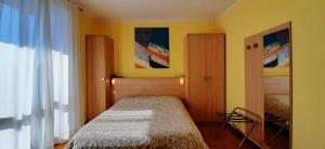 Postelja oz. postelje v sobi nastanitve Hotel Chiara + 81 fotografij
