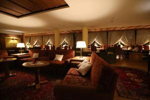 Χώρος καθιστικού στο Alpen Suite Hotel