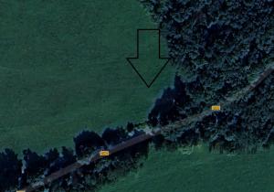 an overhead view of an island with trees in a field at Kousek země pro tvůj stan in Cheb