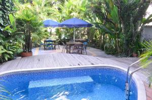 สระว่ายน้ำที่อยู่ใกล้ ๆ หรือใน Casa Hotel Jardin Azul