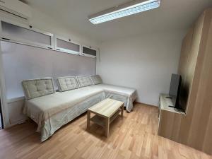 Llit o llits en una habitació de Born Studio minimum stay 30 nights, by PriorityVillas