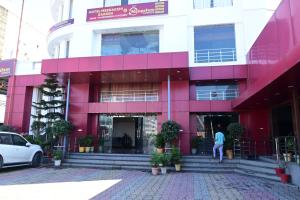 Gallery image of Hotel Meenakshi Garden in Dehradun