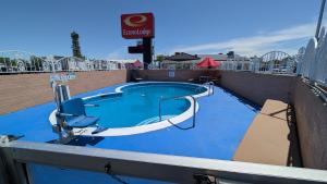 a swimming pool on top of a building at Econo Lodge Fallon Naval Air Station Area in Fallon