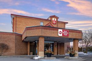 a fast food building with a sign in front of it at Best Western Plus Otonabee Inn in Peterborough