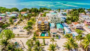 Photo de la galerie de l'établissement Caye Reef Condos, à Caye Caulker