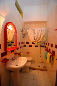Ένα μπάνιο στο Appartamenti Del Sole
