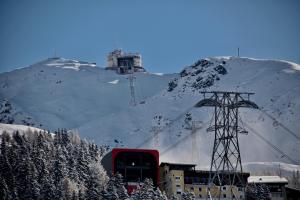 New renovated apartment in center of Davos durante l'inverno