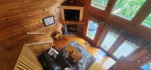 an overhead view of a living room in a cabin at The Bears Den in Gatlinburg