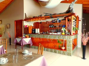 Ресторант или друго място за хранене в Hotel Koi Mahik