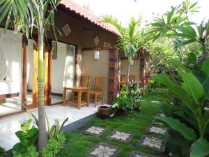 Gallery image of Made Taro - Menjangan Homestay in Banyuwedang