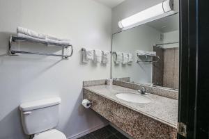 Koupelna v ubytování Motel 6-Pasadena, TX