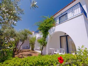 Gallery image of Sunrise Village Beach Hotel in Kalamaki Messinia