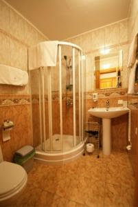 Kamar mandi di Vila Elvyra +53 foto