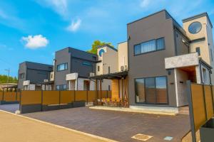 an exterior view of a building at Sankando Villa Hotel in Fujikawaguchiko