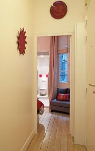 Et opholdsområde på Apartment Bac St. Germain + 2 billeder