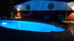 Piscina de la sau aproape de Villa Ti Lanmou
