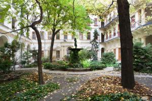 Photo de la galerie de l'établissement Charlotte Apartment Close to Opera, à Budapest