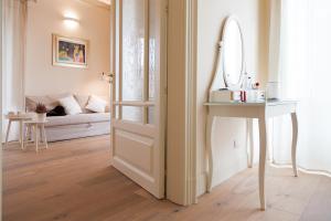 A bed or beds in a room at Il Leone Blu