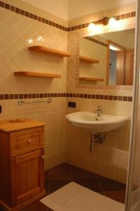 A bathroom at Residence Ca' Delle Margherite