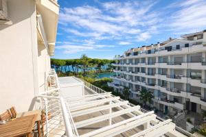 a balcony with a view of a building at Residence Prestige - Pineto Vacanza in Pineto