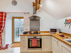 Gallery image of 2 Bed in Craven Arms oc-94099 in Clun +20 photos