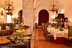 Majoituspaikan Pousada Castelo de Estremoz ravintola tai vastaava paikka