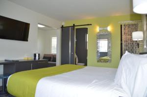 University Inn ASU/Tempe客房内的一张或多张床位