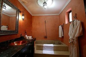 Koupelna v ubytování Riad Mille Et Une Nuits