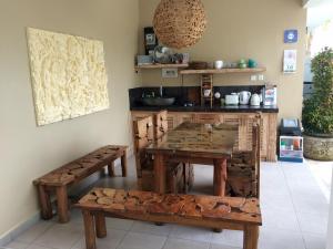 Kuchyň nebo kuchyňský kout v ubytování Canggu - Pererenan Guesthouse " aBaliHouse "