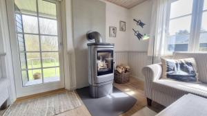 Gallery image of Ferienhaus-am-Wald-mit-Kamin-und-zwei-Terrassen in Haderslev