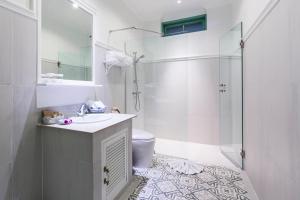 Cape Panwa Hotel Phuket的一间浴室