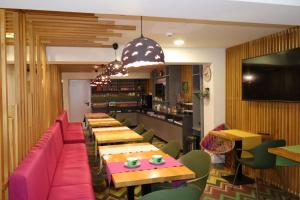 O zonă de relaxare la Eloom Hotel