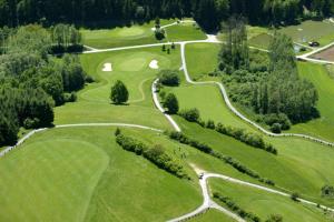 Golf pri apartmánovom hoteli alebo okolí