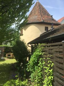 a garden in front of a house at Turm an der Mauer in Ellwangen