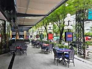 En restaurant eller et andet spisested på The Landmark Bangkok