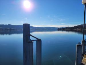 a view of a large body of water at Ferienwohnung Ankerplatz Wangen in Öhningen