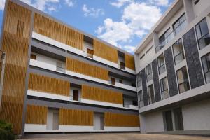 an external view of a building at Miracle Hotel Cianjur in Pasirhayam