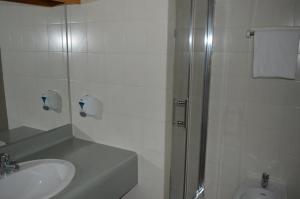 Koupelna v ubytování N'Atura Hôtel + 27 fotografií