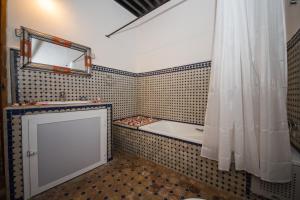 Koupelna v ubytování Riad Sara