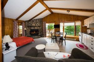 Kuchyň nebo kuchyňský kout v ubytování Chalets Lac à la Truite