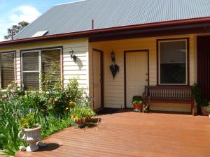 Gallery image of Donalea Bed and Breakfast & Riverview Apartment in Castle Forbes Bay