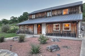 Gallery image of A Barn At The Quarry in Fredericksburg