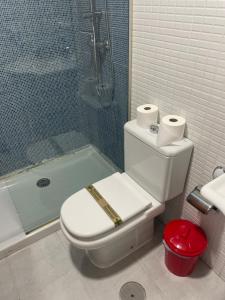 חדר רחצה ב-Hostal Treinta6