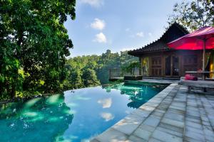 Piscina de la sau aproape de Ayung Resort Ubud