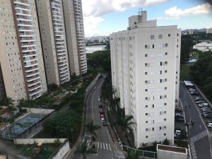 an aerial view of a city with tall buildings at Apto completo próximo a Johnson e Johnson e Dutra in São José dos Campos