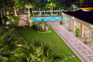 Bazén v ubytování Hotel Ares nebo v jeho okolí