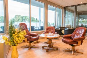 Ein Sitzbereich in der Unterkunft Almaas Hotell Stord AS