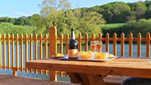 Minuman di Cabanes flottantes et gîtes au fil de l'eau