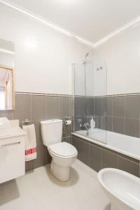 A bathroom at Brisa del Mar