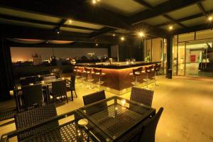 Posezení v ubytování Pasar Baru Square Hotel Bandung